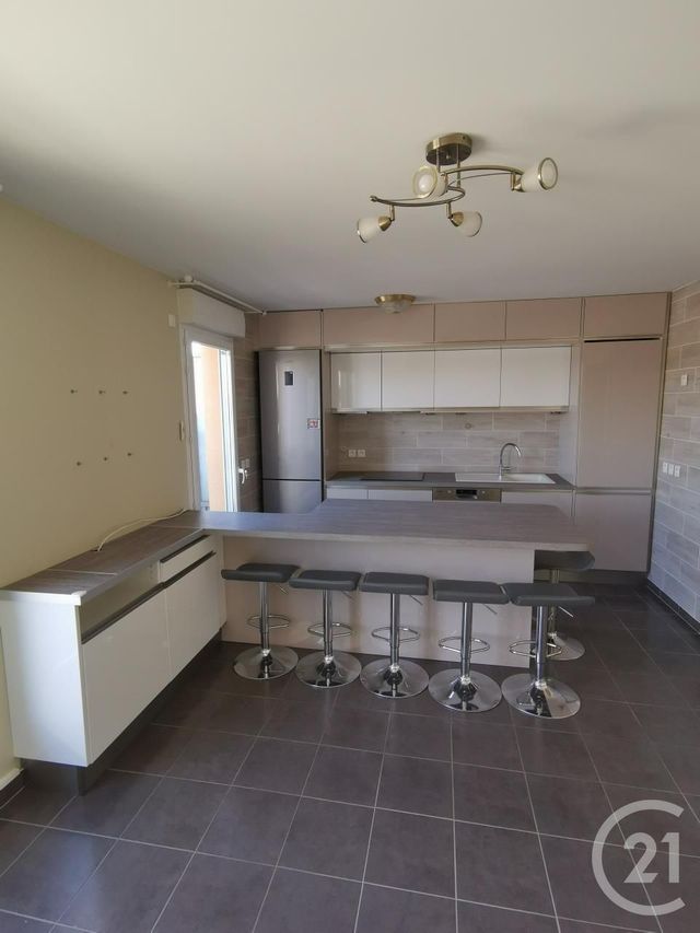 Afficher la photo en grand Appartement F3 à louer - 3 pièces - 50,33 m2 - Le Blanc Mesnil - 93 - ILE-DE-FRANCE
