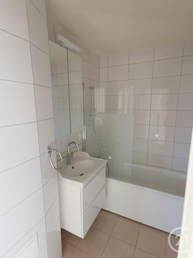 Afficher la photo en grand Appartement F3 à louer - 3 pièces - 50,33 m2 - Le Blanc Mesnil - 93 - ILE-DE-FRANCE