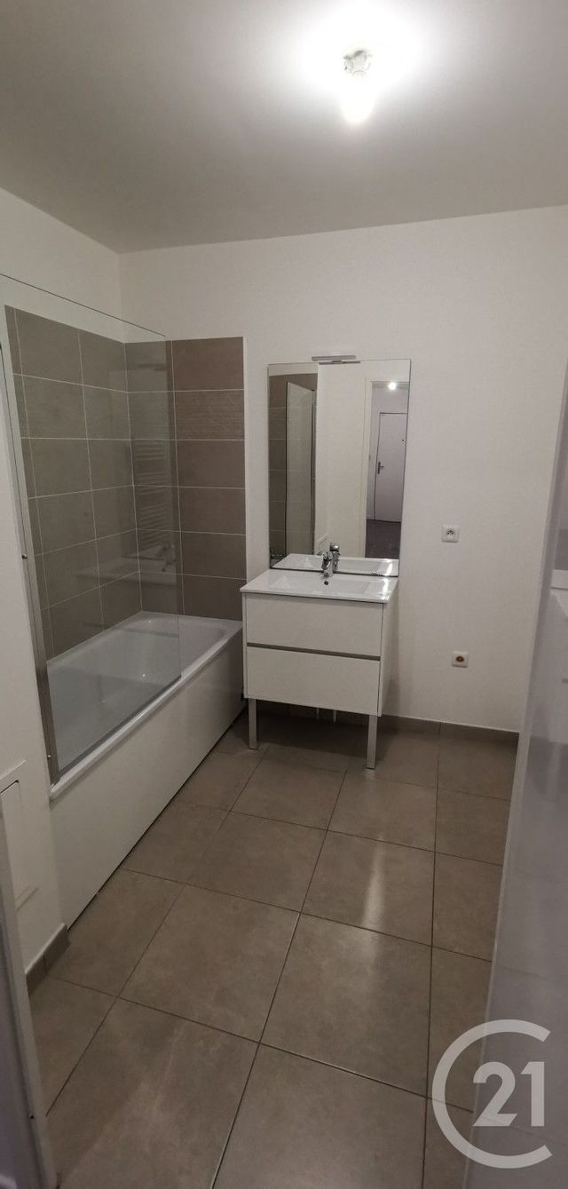 Appartement F3 à louer - 3 pièces - 66,66 m2 - Drancy - 93 - ILE-DE-FRANCE