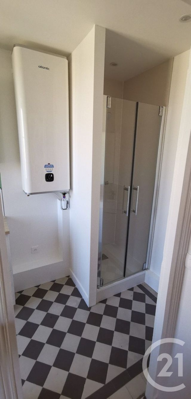 Afficher la photo en grand Appartement Studio à louer - 1 pièce - 17,56 m2 - Levallois Perret - 92 - ILE-DE-FRANCE