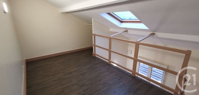 Appartement Duplex &agrave; louer - 2 pi&egrave;ces - 25,85 m2 - Le Blanc Mesnil - 93 - ILE-DE-FRANCE