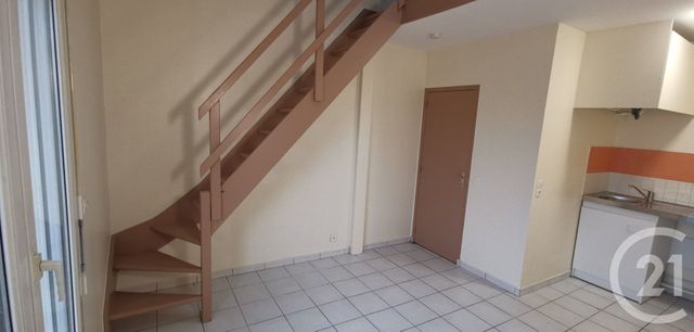 Appartement Duplex &agrave; louer - 2 pi&egrave;ces - 25,85 m2 - Le Blanc Mesnil - 93 - ILE-DE-FRANCE