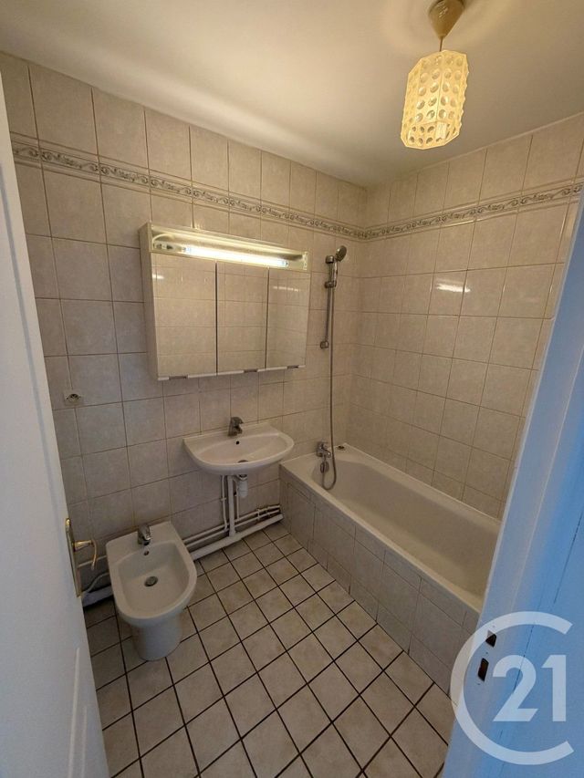 Appartement F2 &agrave; louer - 2 pi&egrave;ces - 49,95 m2 - Le Blanc Mesnil - 93 - ILE-DE-FRANCE