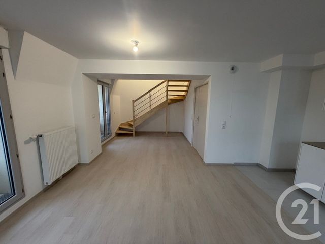 Appartement Duplex &agrave; louer - 4 pi&egrave;ces - 83,53 m2 - Le Blanc Mesnil - 93 - ILE-DE-FRANCE