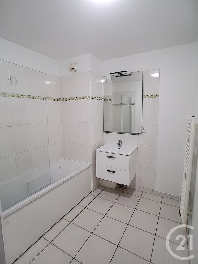 Appartement F2 &agrave; louer - 2 pi&egrave;ces - 49,81 m2 - Livry Gargan - 93 - ILE-DE-FRANCE