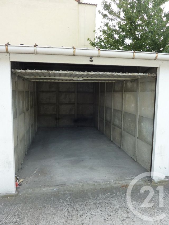 Parking &agrave; louer - 11 m2 - Drancy - 93 - ILE-DE-FRANCE