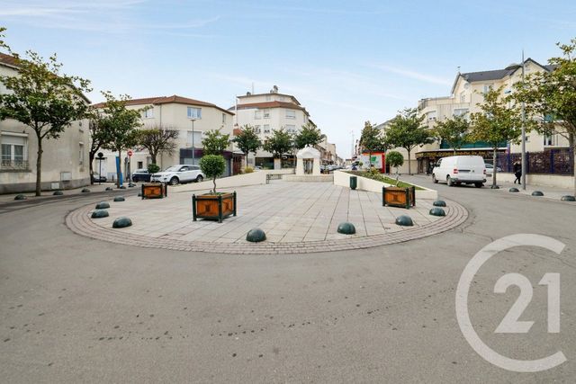 Parking &agrave; louer - 10 m2 - Le Blanc Mesnil - 93 - ILE-DE-FRANCE