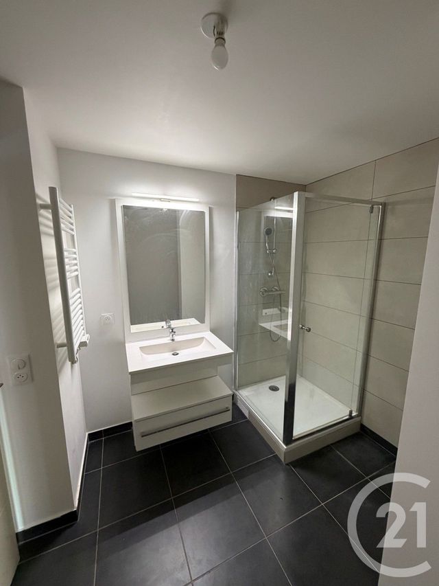 Appartement F1 &agrave; louer - 1 pi&egrave;ce - 38,19 m2 - Noisy Le Grand - 93 - ILE-DE-FRANCE