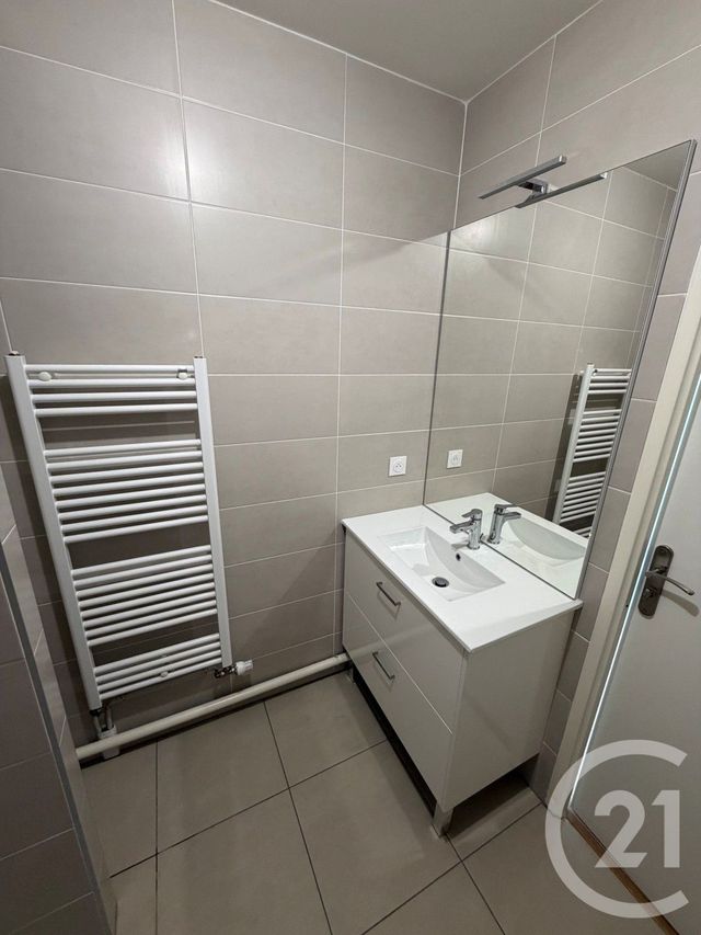 Appartement Studio &agrave; louer - 1 pi&egrave;ce - 24,90 m2 - Le Blanc Mesnil - 93 - ILE-DE-FRANCE