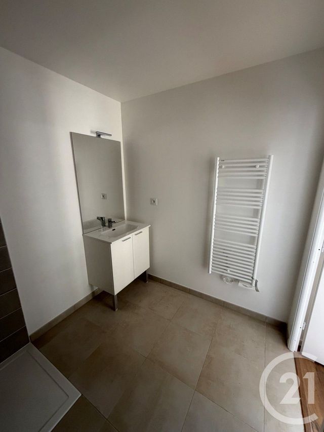 Appartement Studio &agrave; louer - 1 pi&egrave;ce - 27,32 m2 - Le Blanc Mesnil - 93 - ILE-DE-FRANCE
