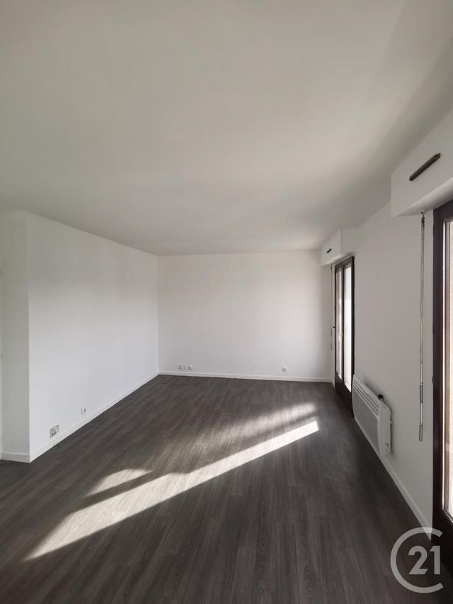 Appartement Studio &agrave; louer - 1 pi&egrave;ce - 30,55 m2 - Noisy Le Sec - 93 - ILE-DE-FRANCE