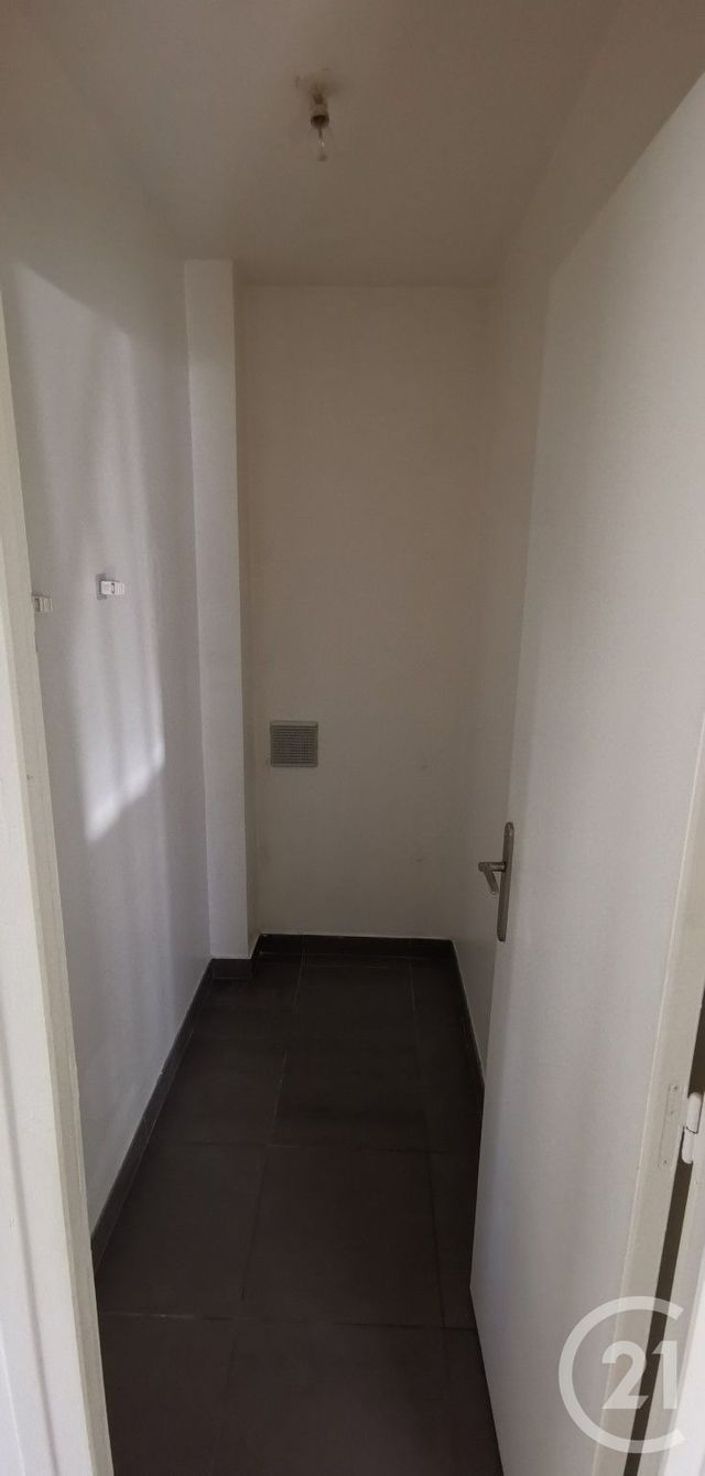 Appartement F2 &agrave; louer - 2 pi&egrave;ces - 42,52 m2 - Fosses - 95 - ILE-DE-FRANCE