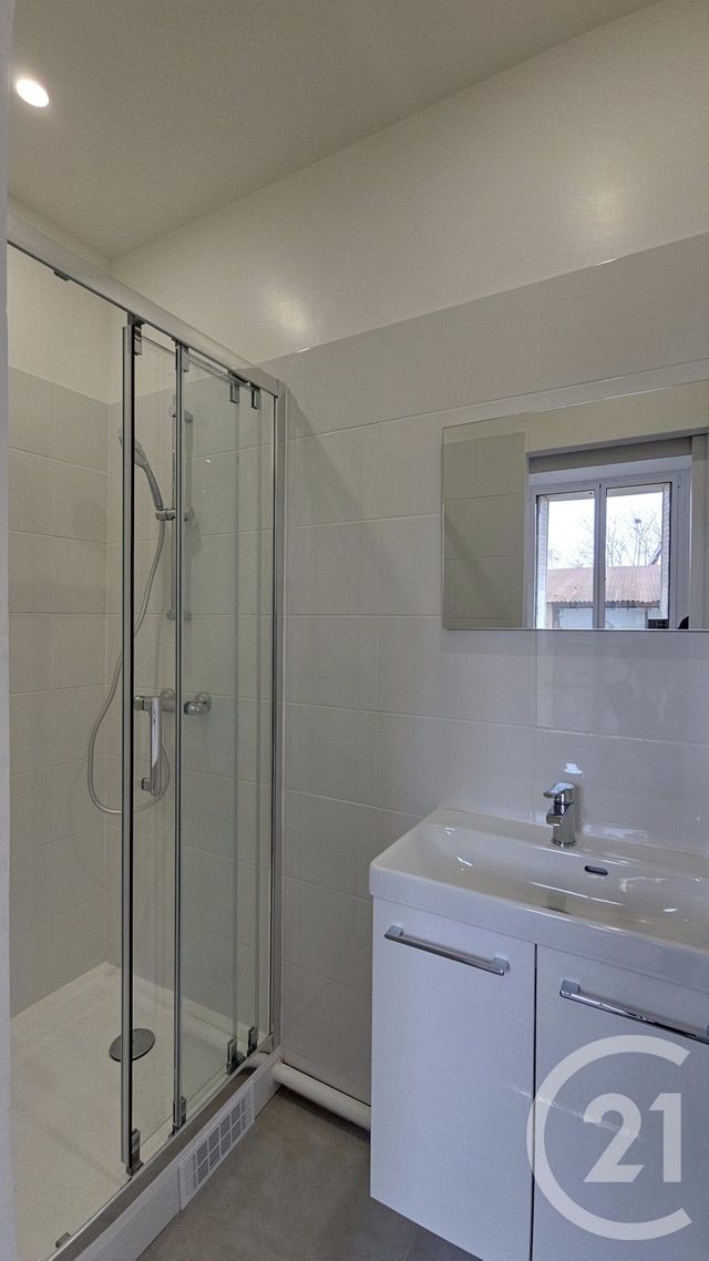 Appartement T1 &agrave; louer - 1 pi&egrave;ce - 25,11 m2 - Drancy - 93 - ILE-DE-FRANCE