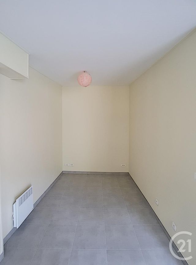 Appartement Studio &agrave; louer - 1 pi&egrave;ce - 24,92 m2 - Tremblay En France - 93 - ILE-DE-FRANCE