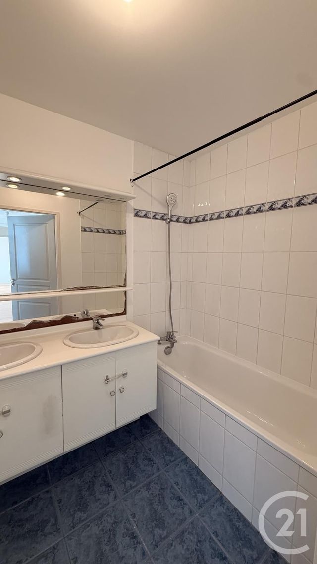 Appartement F3 &agrave; louer - 3 pi&egrave;ces - 61,48 m2 - Le Perreux Sur Marne - 94 - ILE-DE-FRANCE