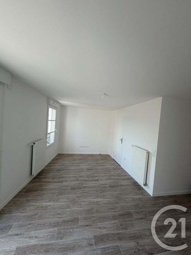 Appartement Studio &agrave; louer - 1 pi&egrave;ce - 30,37 m2 - Le Blanc Mesnil - 93 - ILE-DE-FRANCE