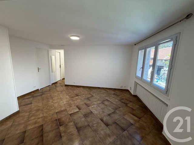 Appartement F3 &agrave; louer - 3 pi&egrave;ces - 51,45 m2 - La Courneuve - 93 - ILE-DE-FRANCE