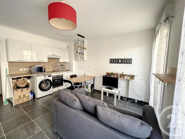 Appartement Studio &agrave; louer - 1 pi&egrave;ce - 26,51 m2 - Noisy Le Grand - 93 - ILE-DE-FRANCE